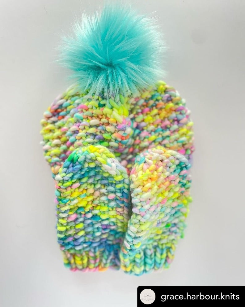 MIDDLE COVE BEANIE -Opal with blue pom