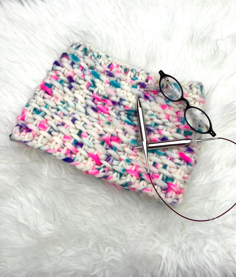 Heart's Content in Cupcake with Opal Pom