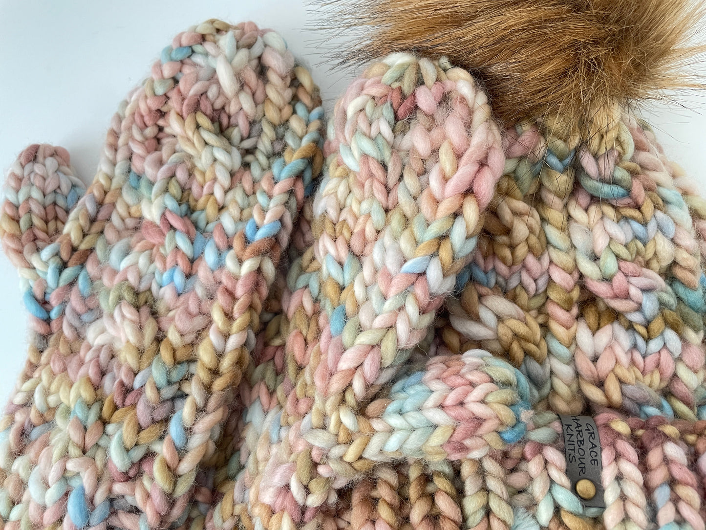 Grace Harbour's Cable Mitten pattern