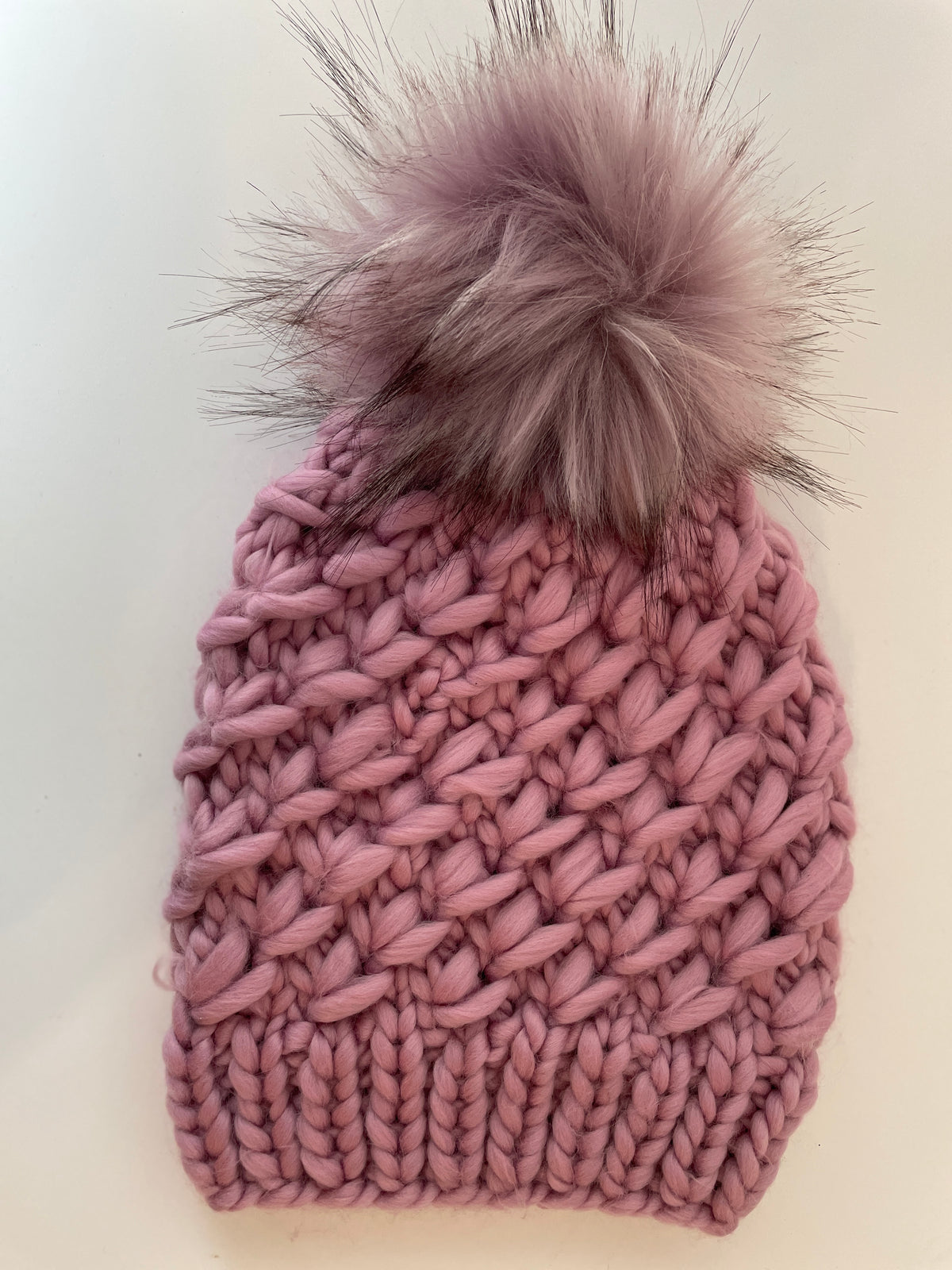 CRUSH BEANIE IN ORCHID WITH FAUX FUR LAVENDER POM POM