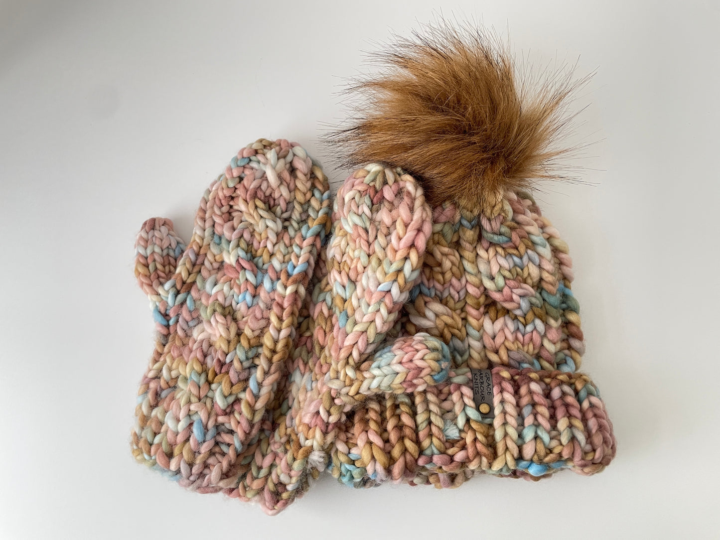 Grace Harbour's Cable Mitten pattern