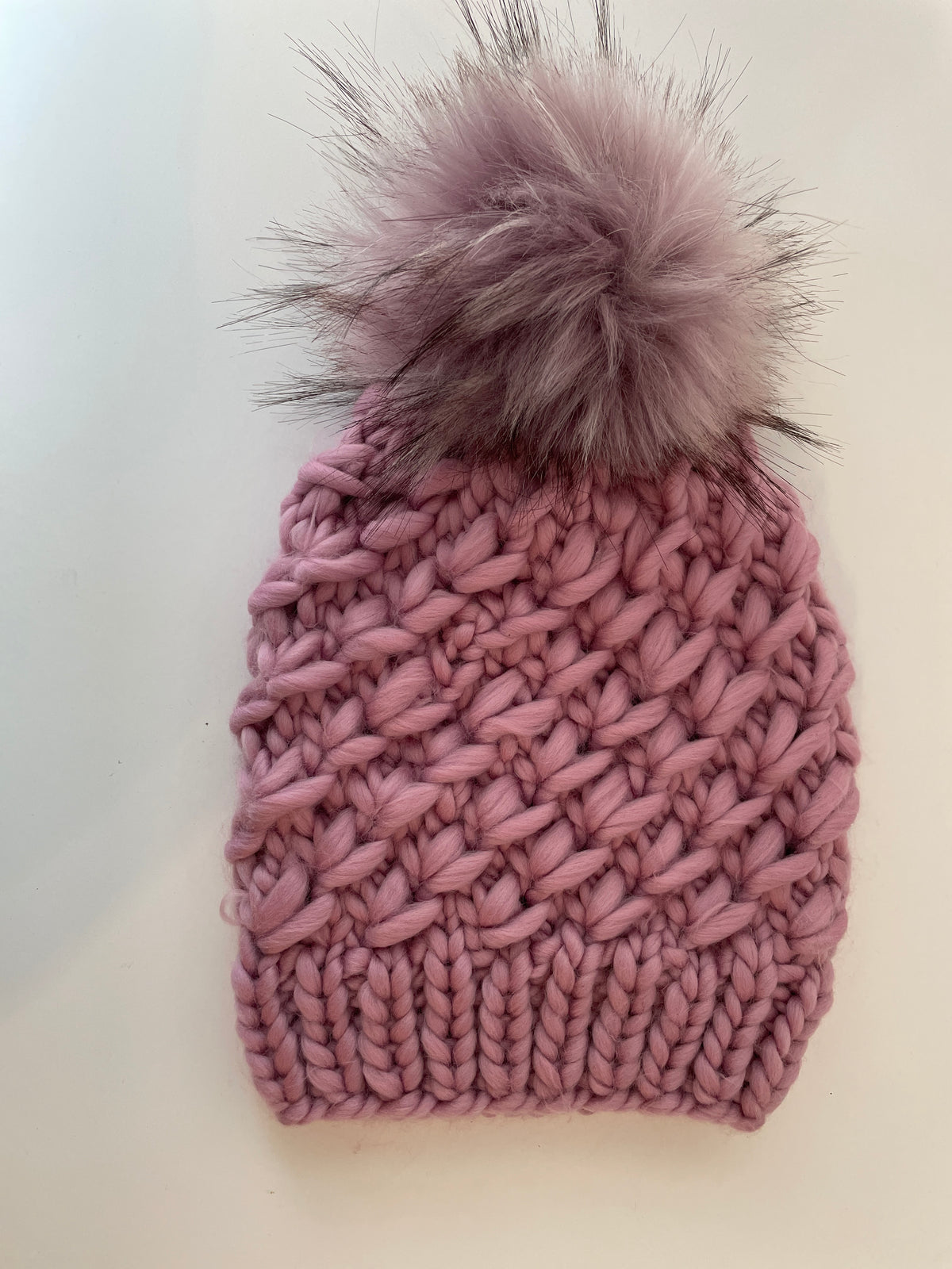 CRUSH BEANIE IN ORCHID WITH FAUX FUR LAVENDER POM POM