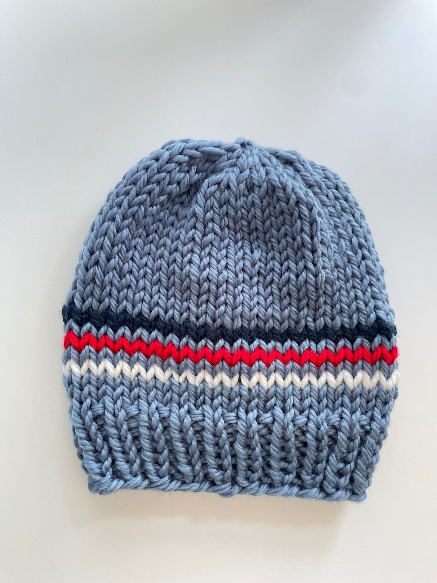 The TEAM SPIRIT Beanie in TORONTO BLUE JAYS COLOURS