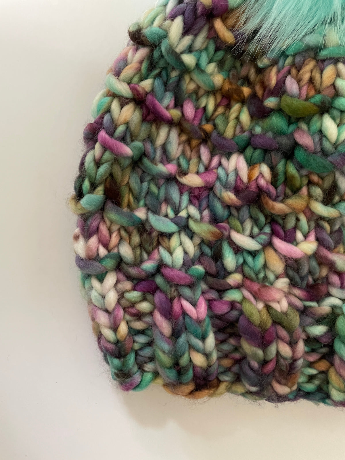 BAMBOO BEANIE IN CALLISTO, WITH ARCTIC BLUE FAUX FUR POM POM