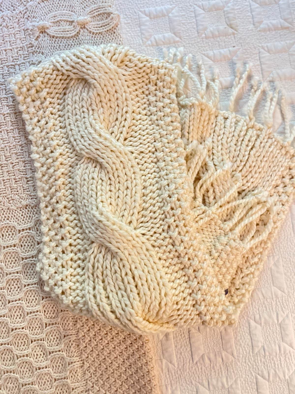CLASSIC CABLE SCARF IN ARAN