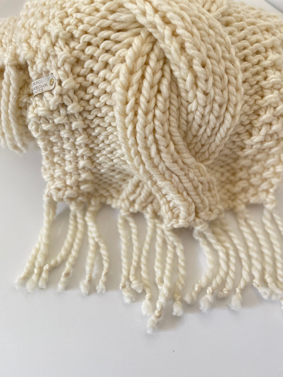 CLASSIC CABLE SCARF IN ARAN