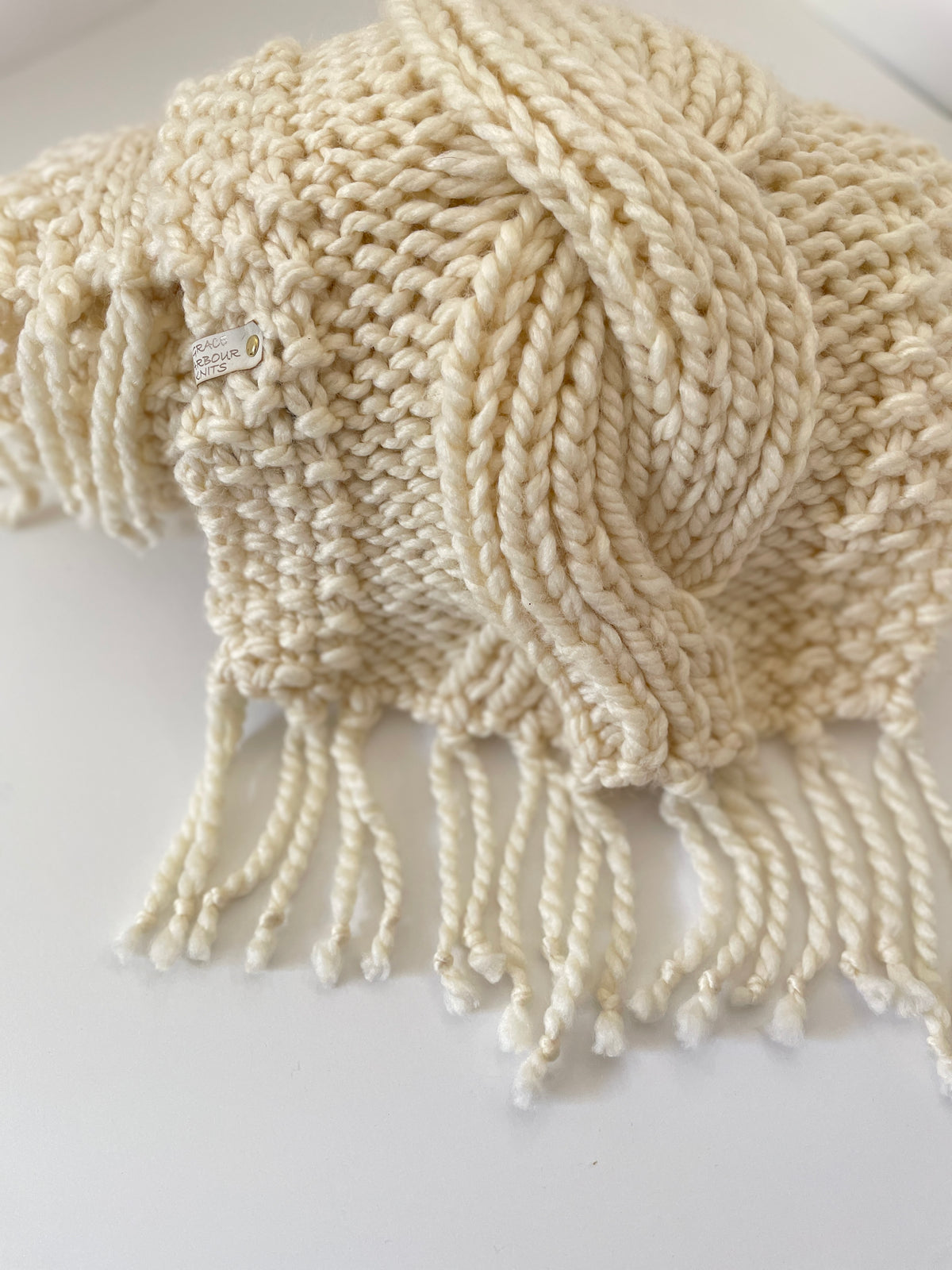 CLASSIC CABLE SCARF IN ARAN